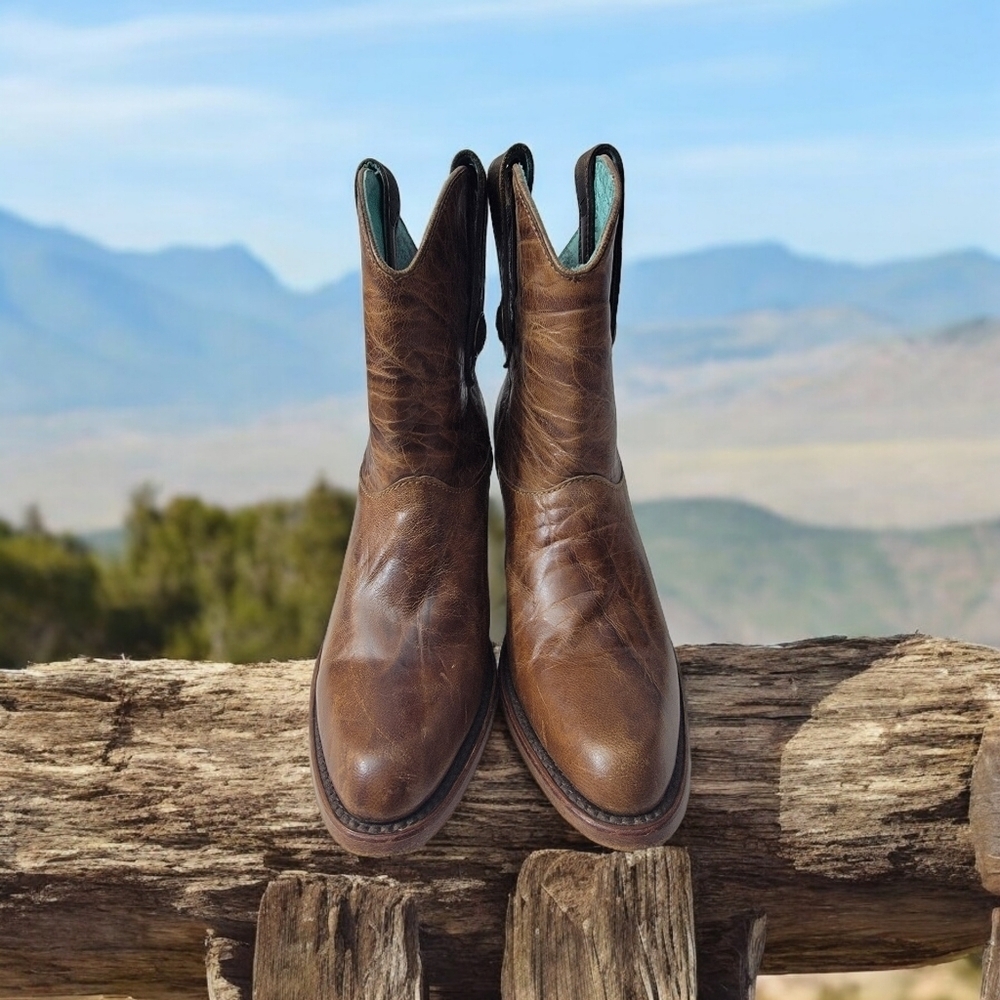 Corral Woman's Cowgirl boots size 8.5M block heel. Boot stand 9 inches. See more - Picture 5 of 16